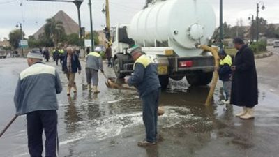 ٨ أماكن تواجه خطورة تجمعات مياه الأمطار بالجيزة