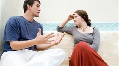 دراسة: ربع البريطانيين يشعرون بانعدام الثقة عند النظر في المرآة