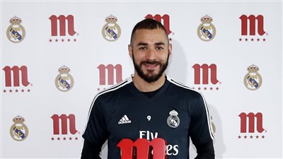 بنزيمة يفوز بجائزة أفضل لاعب في ريـال مدريد عن شهر نوفمبر