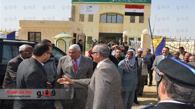 بالصور.. محافظ البحر الأحمر يفتتح مكتب بريد ومركز شباب بـ