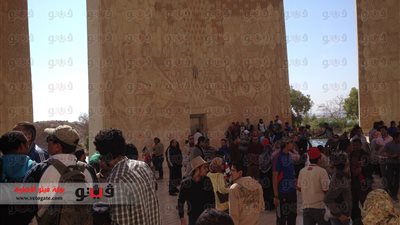 بالصور.. طلاب الجامعات يزورون المعالم الأثرية بأسوان