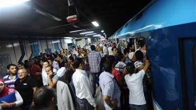إدارة المترو تدفع بقطار إضافي لـ