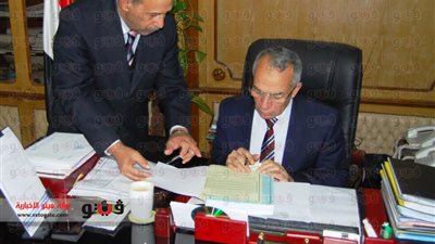 بالصور.. محافظ شمال سيناء يعتمد نتيجة الشهادتين الابتدائية والإعدادية