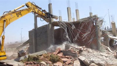 إزالة فورية لمخالفة بناء بحي عين شمس