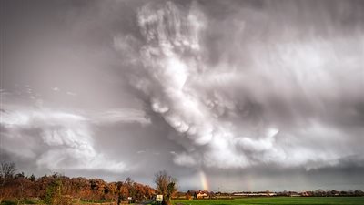 مصور يرصد سحابة بوجه ملكة بريطانيا (صور)