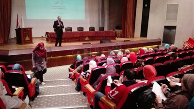 الدراسات العليا والبحوث بعين شمس يطلق سلسلة ورش عمل للتدريب