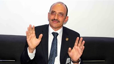 علاء فكري: تباطؤ دخول الاستثمارات الأجنبية التحدي الأكبر للاقتصاد