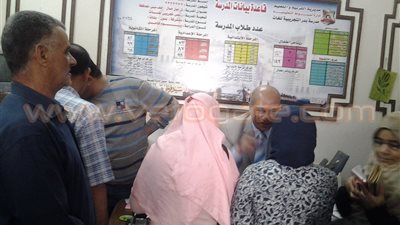 بالصور.. إجازة لطلاب مدرسة بدر بأسيوط لحين انتهاء أعمال الصيانة