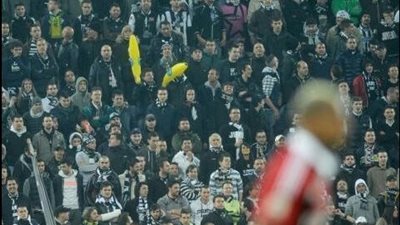 الفيفا يقرر هبوط الأندية التي تتورط جماهيرها في العنصرية