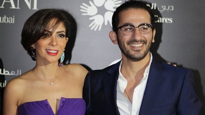أحمد حلمي ومنى زكي يغادران إلى دبي لحضور فعاليات فنية