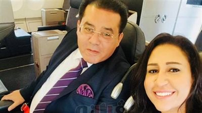 بـ«كلمة حنينة وصورة».. الكشف عن زوجة أيمن نور الجديدة