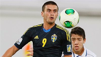 فالمير بيرشا: رفضت الانضمام إلى بروسيا دورتموند من أجل «حلم روما»