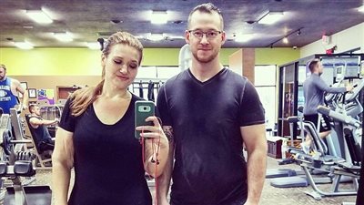 زوجان يفقدان عشرات الكيلوجرامات من وزنيهما في 18 شهرا (صور)