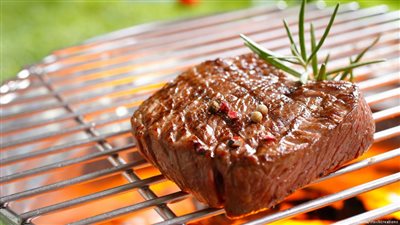 بسبب برودة الطقس.. حفل شواء بالمطبخ ينتهي في المستشفى وقسم الشرطة