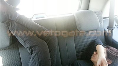 شيرين عبد الوهاب تنشر صورتها أثناء توجهها للدكتور