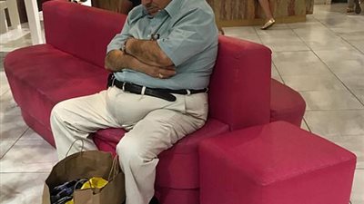 لماذا يكره الرجال التسوق مع النساء (صور)