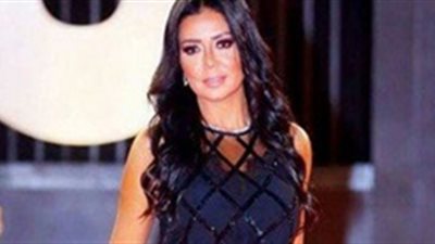 بعد أزمة فستانها.. رانيا يوسف تظهر بمهرجان «نجم العرب» (فيديو)