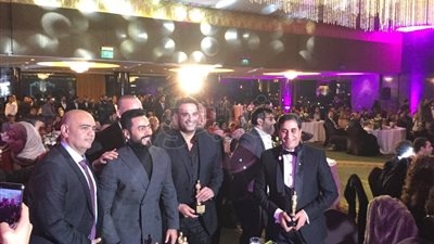 شيبة يشعل حفل «نجم العرب» بـ«أه لو لعبت يازهر» (فيديو)