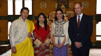 أصغر ملكة في العالم عمرها 27 عاما (صور)