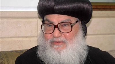 أسقف شبرا الخيمة يهنئ الأنبا موسى بعودته من رحلة العلاج