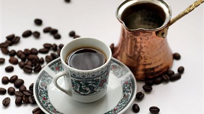 الطريقة الصحيحة لعمل القهوة «صحية وبوش» (فيديو)