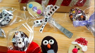 أفكار رائعة لتزيين هدايا الكريسماس (فيديو)