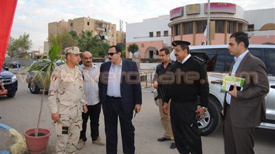 بالصور.. مدير أمن الإسماعيلية يتفقد التجهيزات الأمنية بمقار الانتخابات