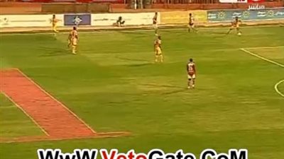 بالفيديو.. دومينيك يتقدم بالهدف الثاني للأهلي في مرمى المريخ