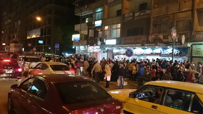 تكدس المواطنين بالدقي بسبب تعطل حركة المترو (صور)