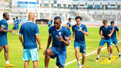 تدريبات استشفائية للاعبي الزمالك الأساسيين أمام المصري
