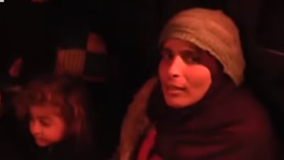 سورية تضع مولودها بعد تحريرها من قبضة داعش الإرهابي (فيديو)