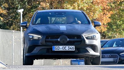 مرسيدس تختبر سيارتها في مدينة شتوتجارت (صور)