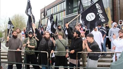 بالصور.. قيادات إرهابية في حماية الحكومات الأوربية.. «الملا كريكار» لاجئ بالنرويج.. «ناجي» أبرز وجوه التطرف في ألمانيا.. مناصر القاعدة «هاني السباعي» ضيف بريطانيا.. و