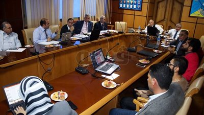 رئيس ميناء دمياط يلتقي وفدا من «برايس ووتر» عبر الفيديو كونفرانس