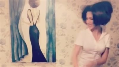 «وصلة رقص» جنونية لفنانة سعودية تشعل «إنستجرام» (فيديو)