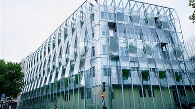 «ديلي ميل»: مخاوف من تسمم مياه باريس بعد سرقة معدات كيميائية من مستشفى