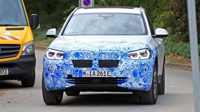 بي إم دبليو تختبر النسخة الكهربائية من سيارتها iX1 (صور)