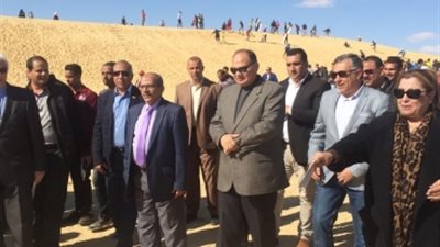 فعاليات المهرجان الأول للتزحلق على الرمال لطلاب الجامعات بالفيوم (فيديو)