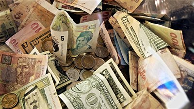 استقرار أسعار العملات الأجنبية اليوم.. والدولار يسجل ١٧.٧٦ جنيها