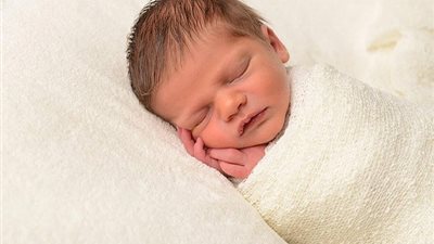 10 سنوات سجنا لبريطانيين عاملا رضيعهما كقطعة إكسسوار