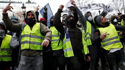 ارتفاع أعداد المعتقلين بفرنسا لـ700 شخص