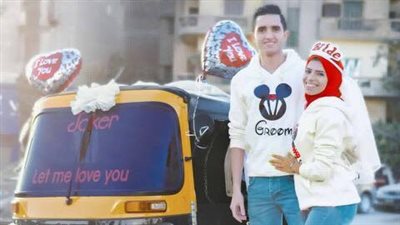 أحدث جلسة تصوير لعروسين مع «توك توك» (صور)