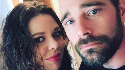 شرطي يجبر رجلا على ذبح كلبه (فيديو وصور)