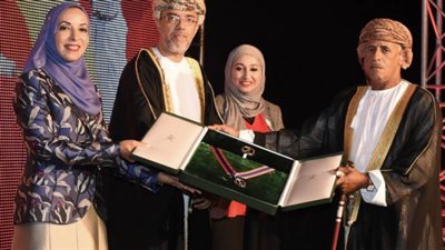 المرأة العمانية تتصدر جوائز السلطان قابوس بعد نقلة هائلة