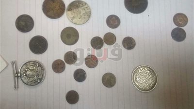 الآثار تتسلم 28 قطعة أثرية من جمارك مطار القاهرة