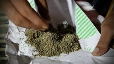 الحكومة vs الأستروكس.. «الصحة» تحاصر مخدر الشباب بإدراج 5 مواد ضمن «الجدول».. التضامن الاجتماعي تدشن حملات توعية بمخاطره.. والضربات الأمنية سلاح وزارة الداخلية للقبض على «تجّا