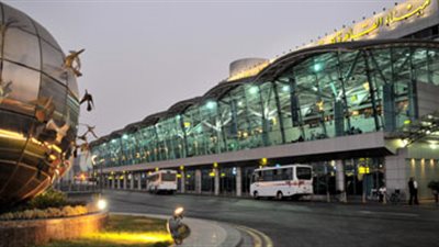 وزيرا الاقتصاد وقطاع الأعمال بموريشيوس يصلان مطار القاهرة