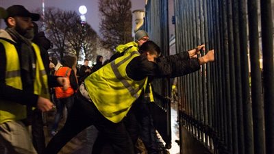 تظاهرات «السترات الصفراء» تؤثر على الدوري الفرنسي
