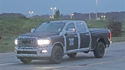 سيارة «رام 2500» بتصميم يتناسب مع الصحراء