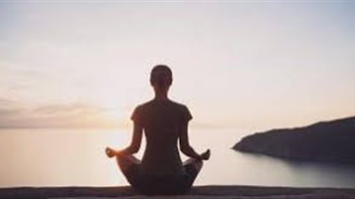 خبير علاج يوضح 8 أخطاء شائعة عن التأمل